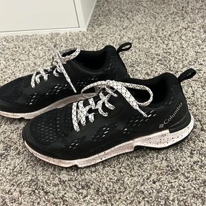 Columbia black sneakers - Size 6